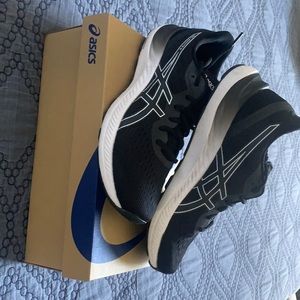 ASICS Gel-Excite 8 Running Shoe Women’s Size 10